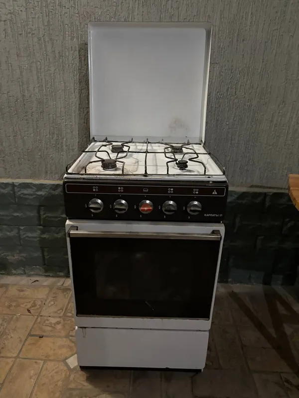 Продается стулья и газплита — фото 1