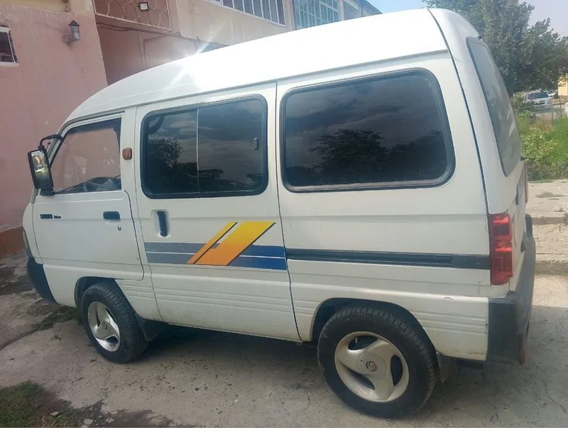 Chevrolet damas 4