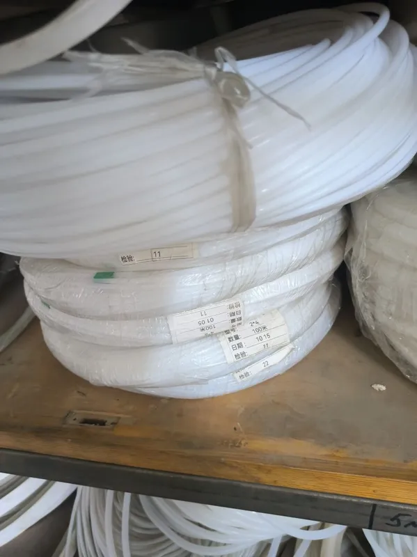 (PTFE тефлоновая) Фторопласт и силиконовые трубки термостойкие — фото 2