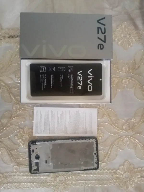 VIVO V 27 E. hamma joyiga javob faqat ekran singan — фото 3