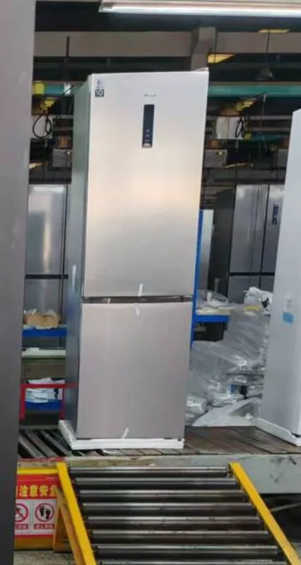 Продается двухкамерный холодильник AIWA 347, цвет стальной 2 Продается двухкамерный холодильник AIWA 347, цвет стальной 2