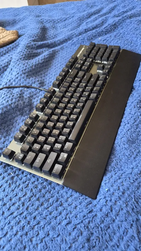 Механическая игровая клавиатура RGB