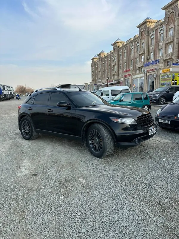 Infinity FX35 sotiladi