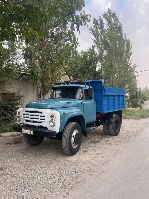Pustoy mashina zil