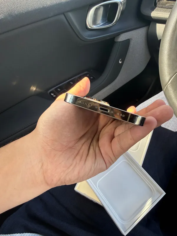 Iphone 14 pro 1TB E-SIM 7