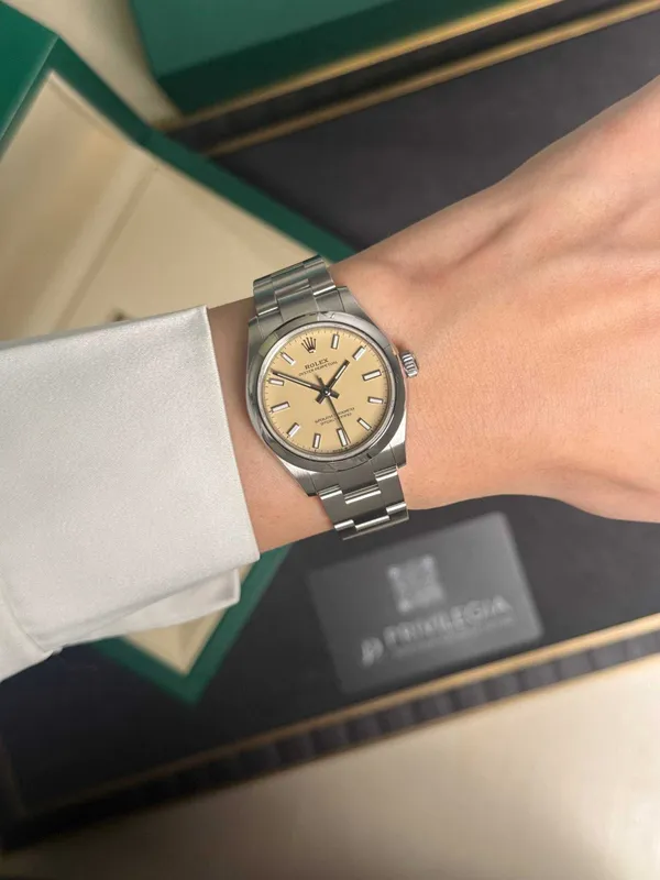 NEW Rolex Oyster Perpetual 31mm Steel beige 3