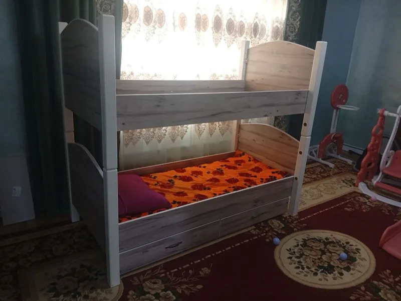 Двухъярусный кроват
