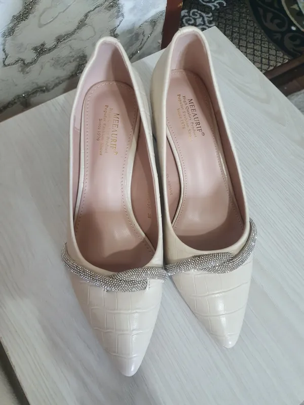 ayollar tuflisi