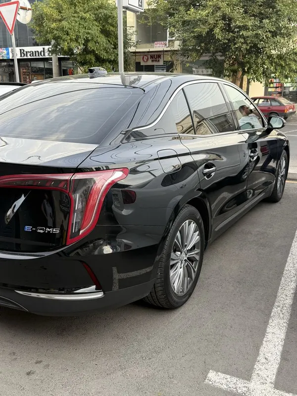 Hongqi EQM5 , 450 km , 2024 yil, 14500$!!! — фото 1