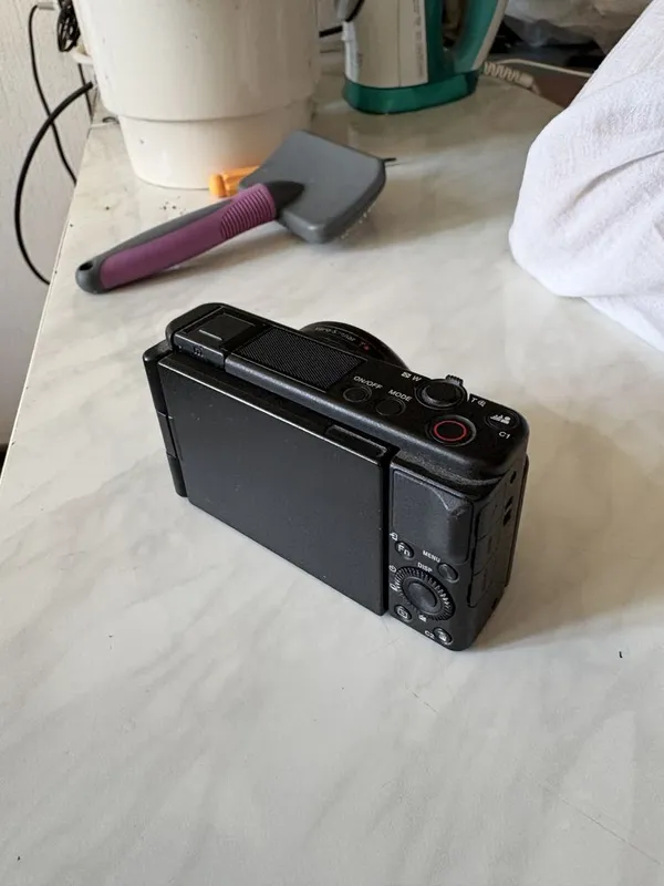 Bloggerlar uchun Sony ZV-1 kamerasini sotaman 3 Bloggerlar uchun Sony ZV-1 kamerasini sotaman 3