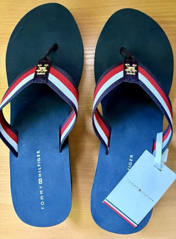 Женские брендовые сланцы Tommy Hilfiger 38-38,5 1 Женские брендовые сланцы Tommy Hilfiger 38-38,5 1
