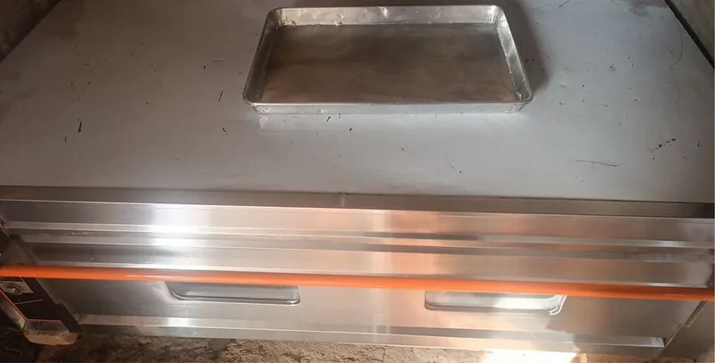 Professional duxovka sotiladi Somsa, pitsa va non uchun 2 Professional duxovka sotiladi Somsa, pitsa va non uchun 2