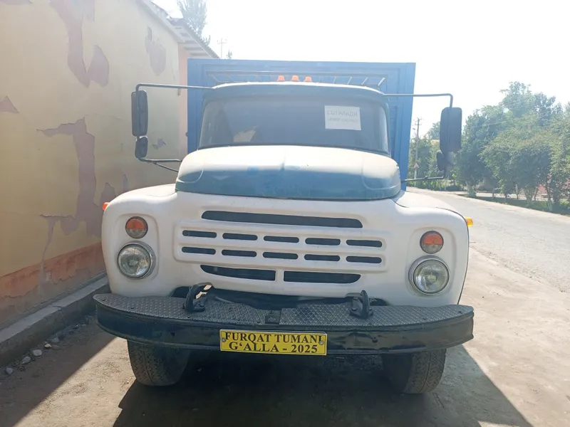 ZIL 130 sotiladi