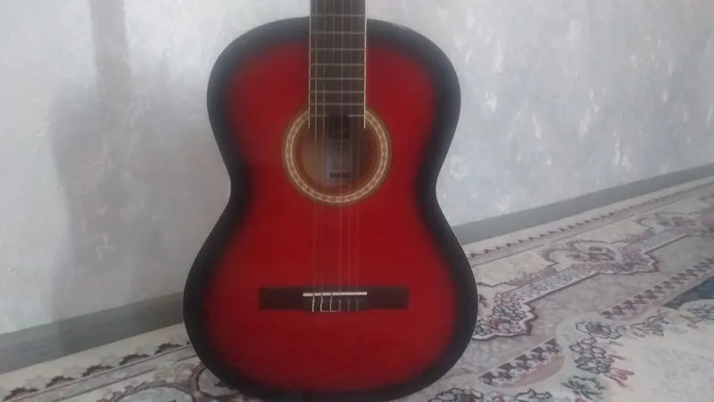 Klassik gitara sotiladi 2 Klassik gitara sotiladi 2