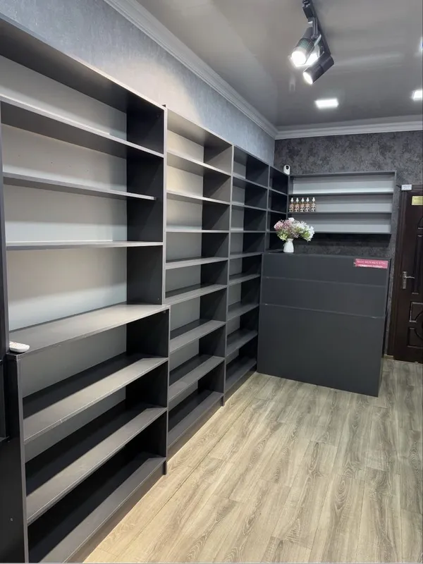 Magazin uchun mebel