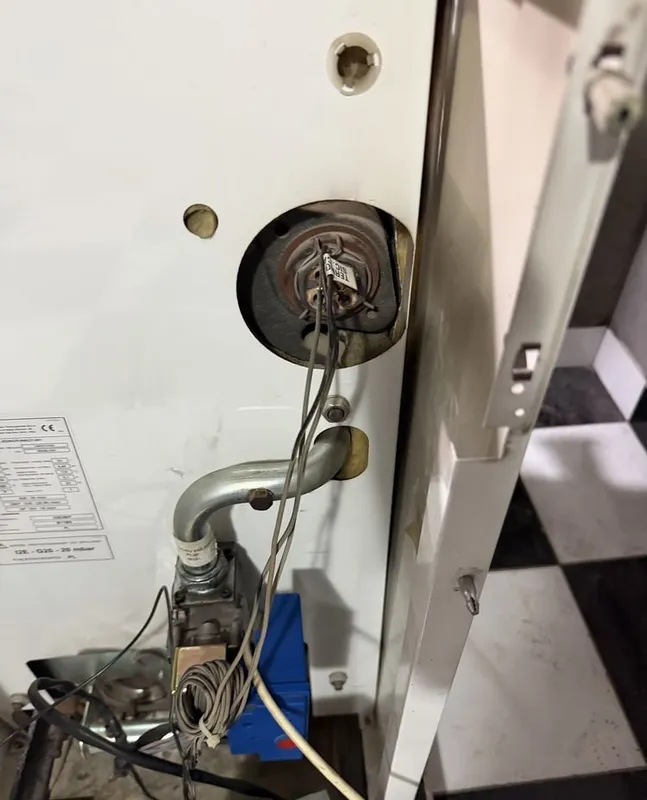 Напольный газовый котёл Ariston UNOBLOC G 64 RI 2 Напольный газовый котёл Ariston UNOBLOC G 64 RI 2