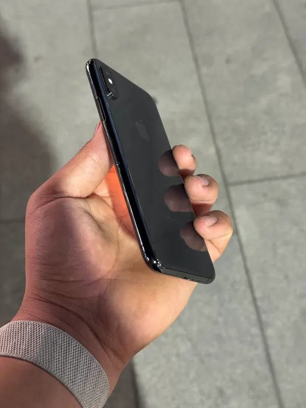 iPhone xs radnoyi 3 iPhone xs radnoyi 3