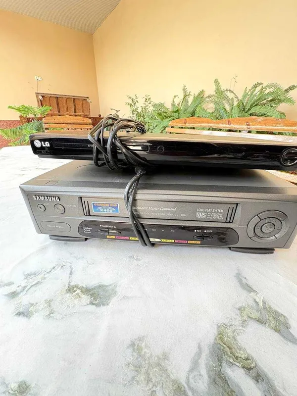 Samsung SV-640G videomagnitofon | LG DVD Player — фото 1