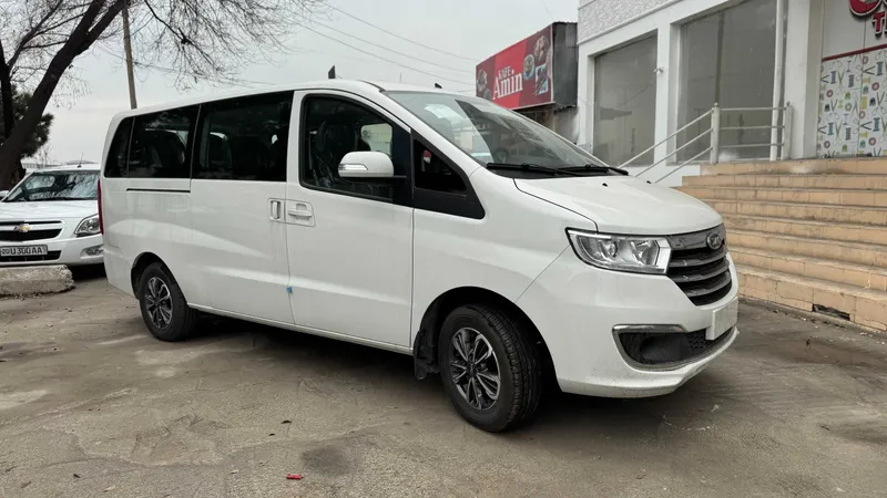 JAC M3 LUX Минивен 9 местный — фото 1