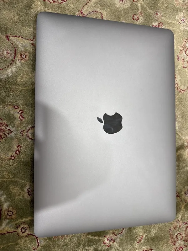 Macbook pro i7 512/12 model A2251 13inch 1