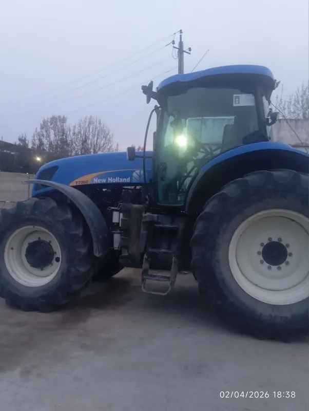 New Holland T7060 Traktori — фото 1