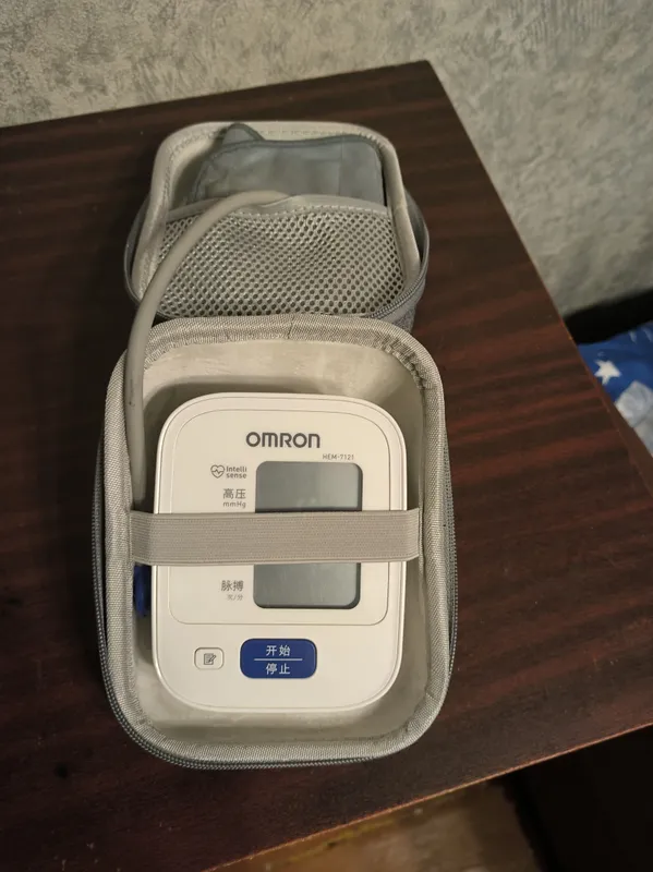 Тонометр Omron m2 — фото 3