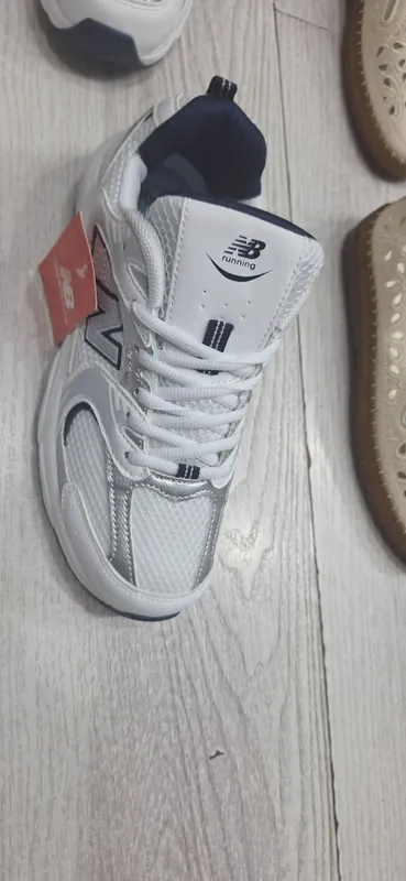 NEW BALANCE  krasofka