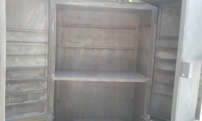 Katta seyf o'lcham 180x120 xar hil hojalik narsalari uchun, metal 4