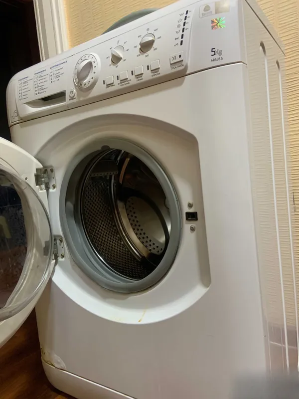 Автоматическая стиральная машина ARISTON (Hotpoint), 5 кг 2 Автоматическая стиральная машина ARISTON (Hotpoint), 5 кг 2