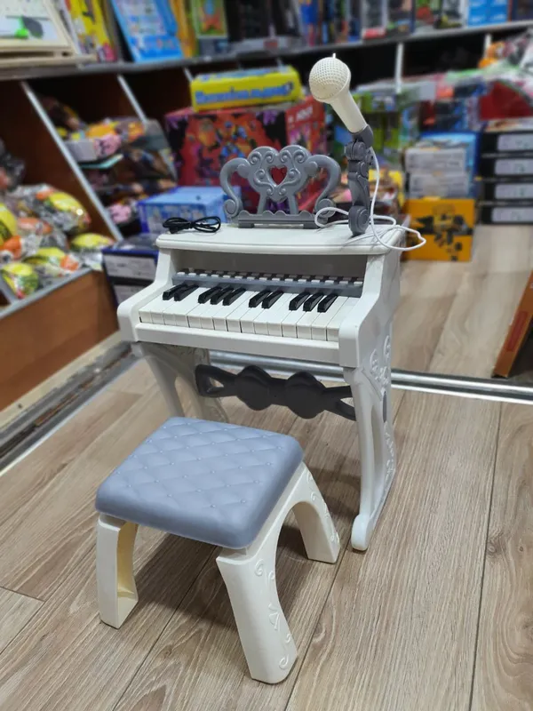 pianina stol 1 pianina stol 1