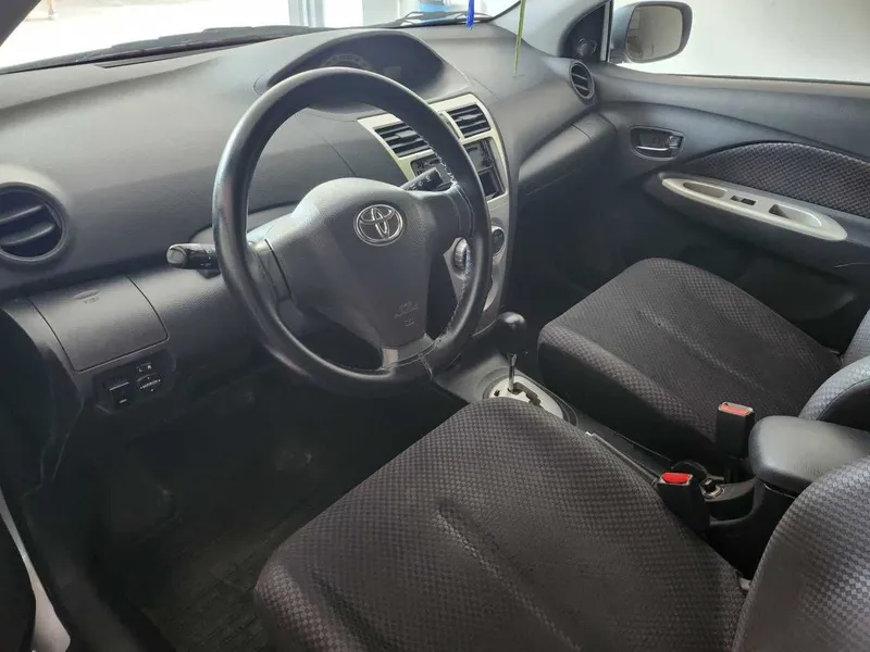 Toyota Yaris — Идеальное состояние | Один хозяин | Без вложений — фото 2