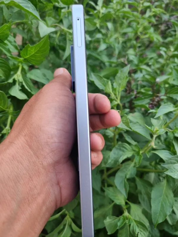 Samsung F17
