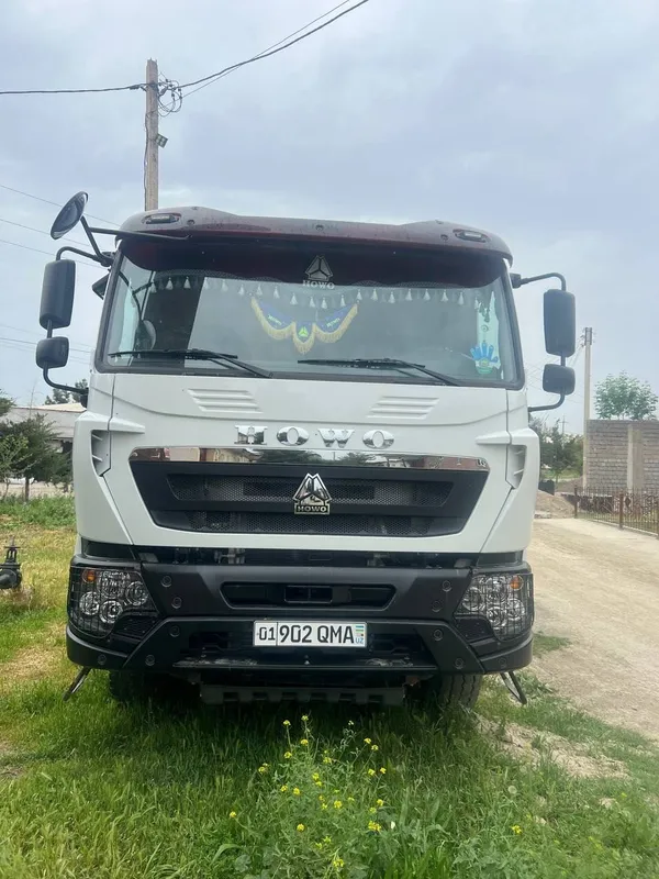 Howo Sinotruk 2025