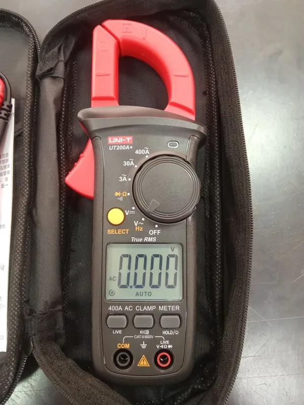 Testor muktimetr klemmetr UNI-T 200A+ — фото 1