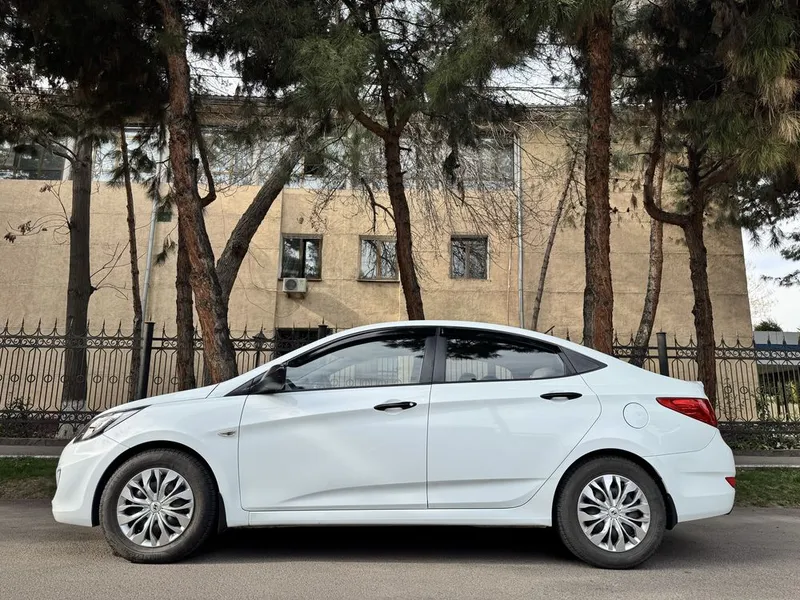 Hyundai Accent 1.4 2 Hyundai Accent 1.4 2