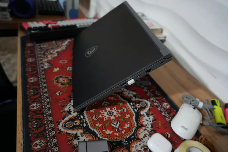MSI Thin 15 sotiladi 16/512 gb RTX 4050 6gb — фото 3