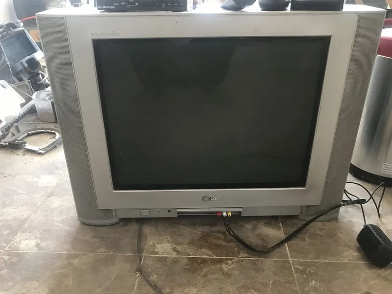 Televizor holati yaxshi 3 Televizor holati yaxshi 3