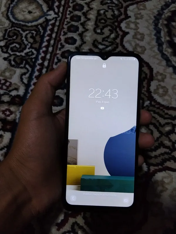 Samsung A02 
Xotira 32gb
Xolat yaxshi 
Karopka bor — фото 2