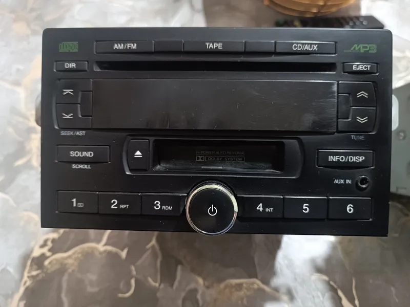 Продам рабочий магнитофон Kenwood