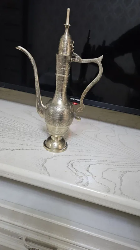 Kuvshin sotiladi antikvar xolati ideal latun boyi 30 sm — фото 1