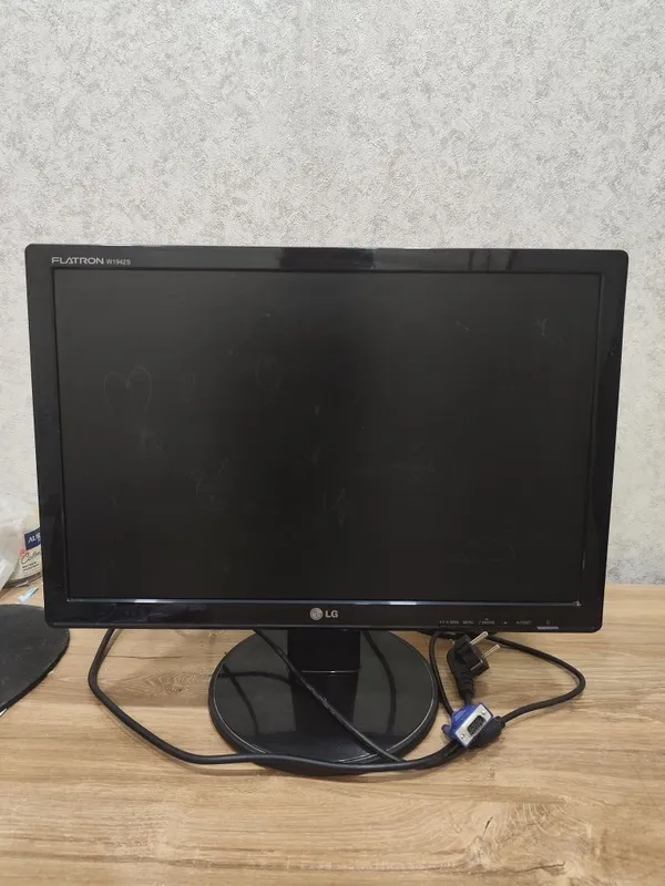 Монитор для компьютера LG 19 дюймов