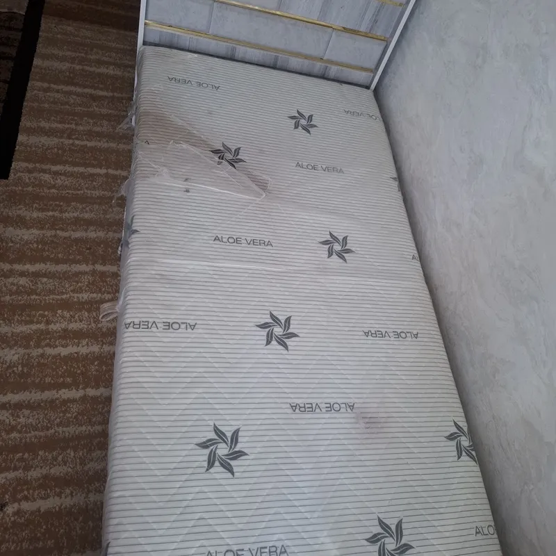 Yangi bir kishilik krovat matrasi bilan (2 dona bor) 2