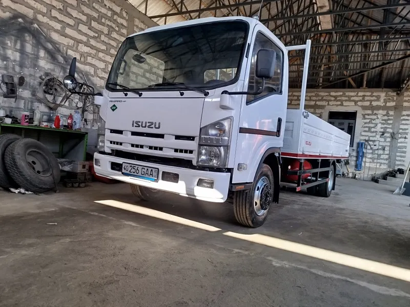 Isuzu avtobusdan terilgan 2009 yil Isuzu avtobusdan terilgan 2009 yil