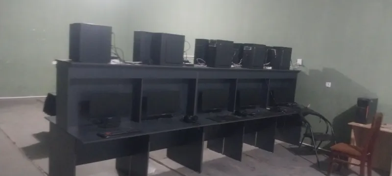 kampyuterlar bor srochna sotiladi 10 ta
