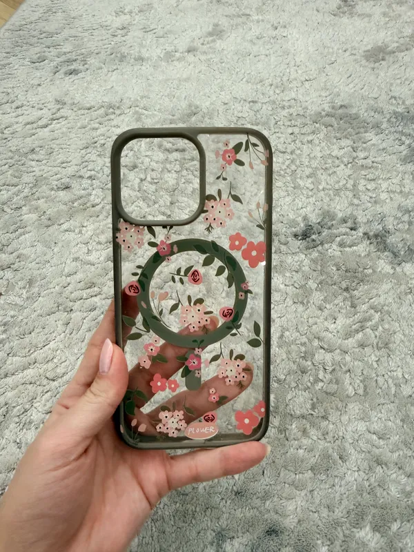 Чехол для iPhone 16 Pro Max в отличном состоянии