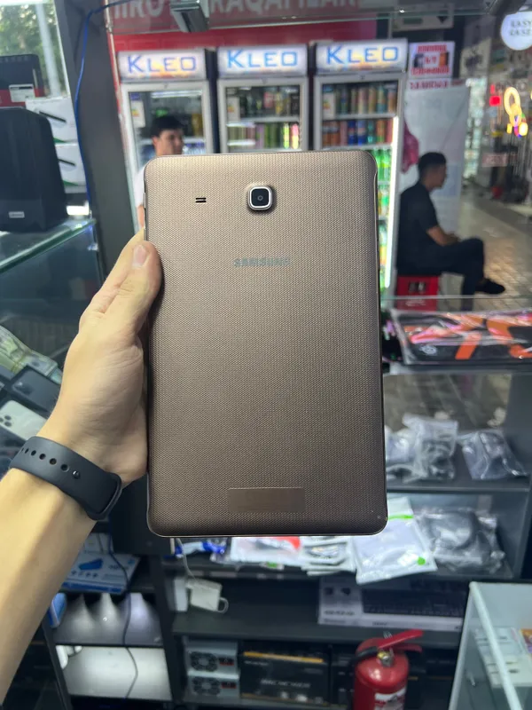 Galaxy Tab E gold 2