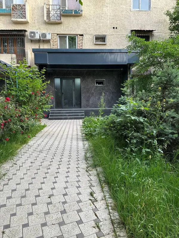 Продаётся офис улица Элбек Нукус Ц 1 центр