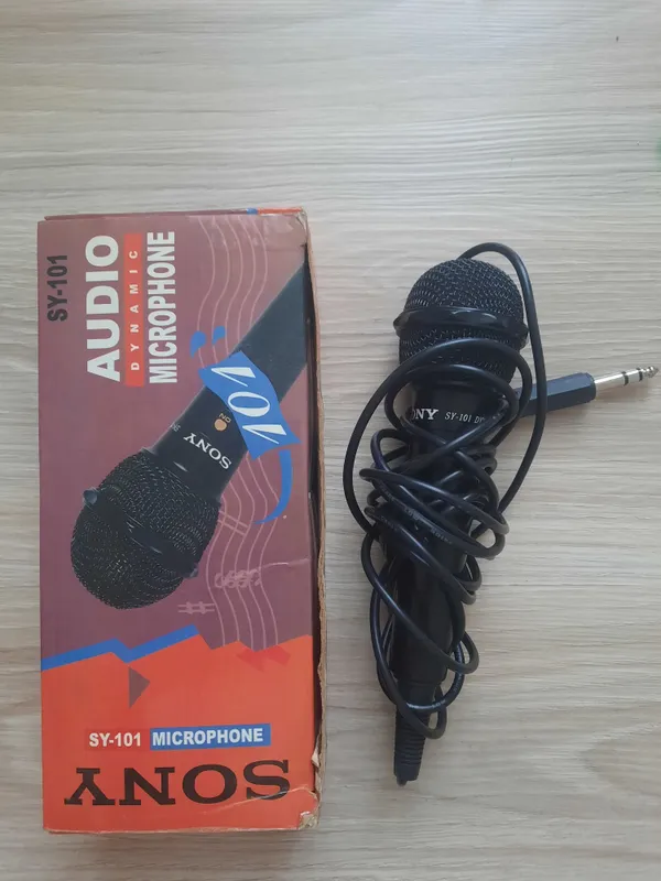 Микрофон со шнуром