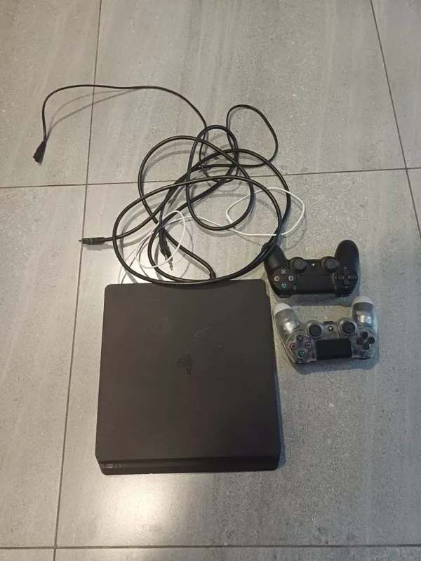PlayStation 4 Slim 1 TB sotiladi. Holati a'lo, juda toza va ehtiyotkor 2 PlayStation 4 Slim 1 TB sotiladi. Holati a'lo, juda toza va ehtiyotkor 2