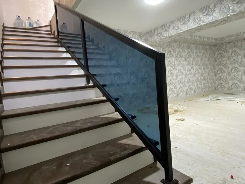 Перила из нержавейка проф труби без стекланные ограждения из стекло — фото 3